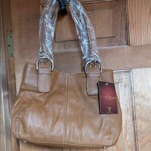 Tignanello Pebbled Leather Shoulder Bag in Tan